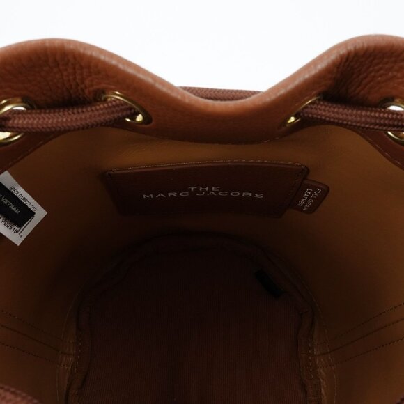 Marc Jacobs Women's The Bucket Leather Bucket Crossbody Bag Argan Oil Brown OS - Picture 13 of 16